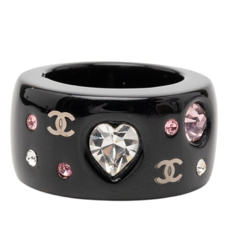 CHANEL 04A Coco Mark CC Black Resin and Rhinestone Heart Motif Ring US6-6.5: CHANEL 04A Coco Mark CC Black Resin and Rhinestone Heart Motif Ring US6-6.5 Item Specifics: Brand: Chanel Ring Size: 6-6.5 Type: Ring Color: Black Style: Ring Main Stone Color: Clear Pink Material: Re