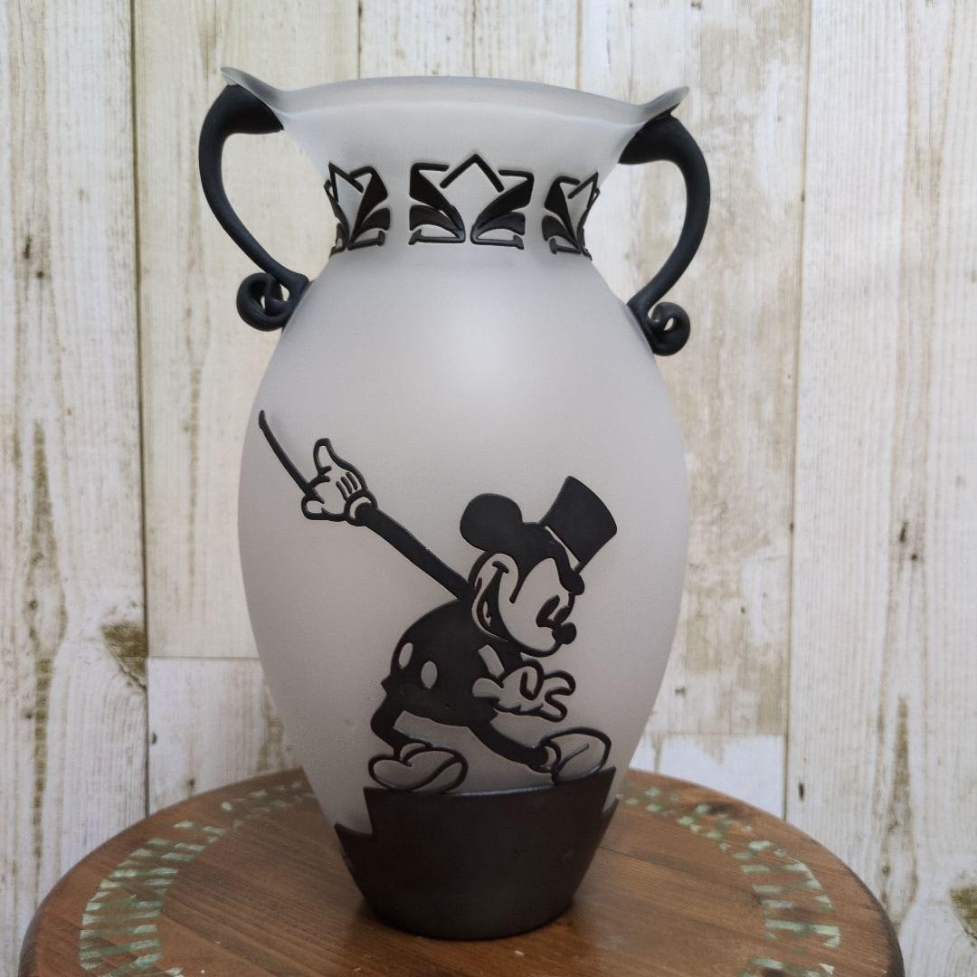 Mickey Mouse Vase Glass Disneyland Limited Edition 33/ 500 Rare Collectible: Mickey Mouse Vase Glass Disneyland Limited Edition 33/ 500 Rare Collectible Item Specifics: Convention/Event: NA Signed By: NA Item Length: NA Tv Show: NA Language: NA Item Height: NA Features:
