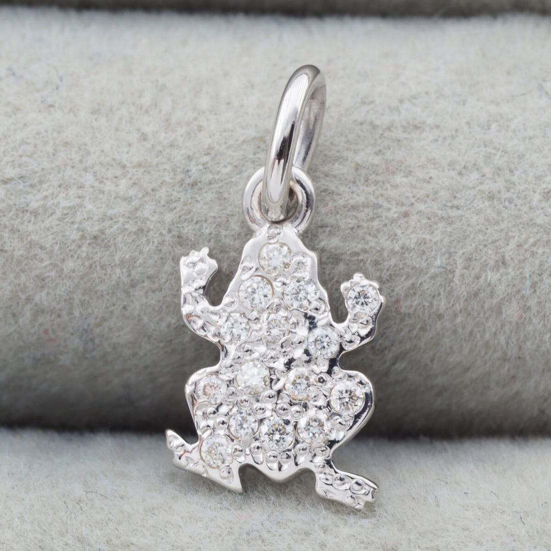 Insect Animal Jewelry Diamond 18k Gold Pendant Charm Pomellato DoDo Frog (1 of 4)
