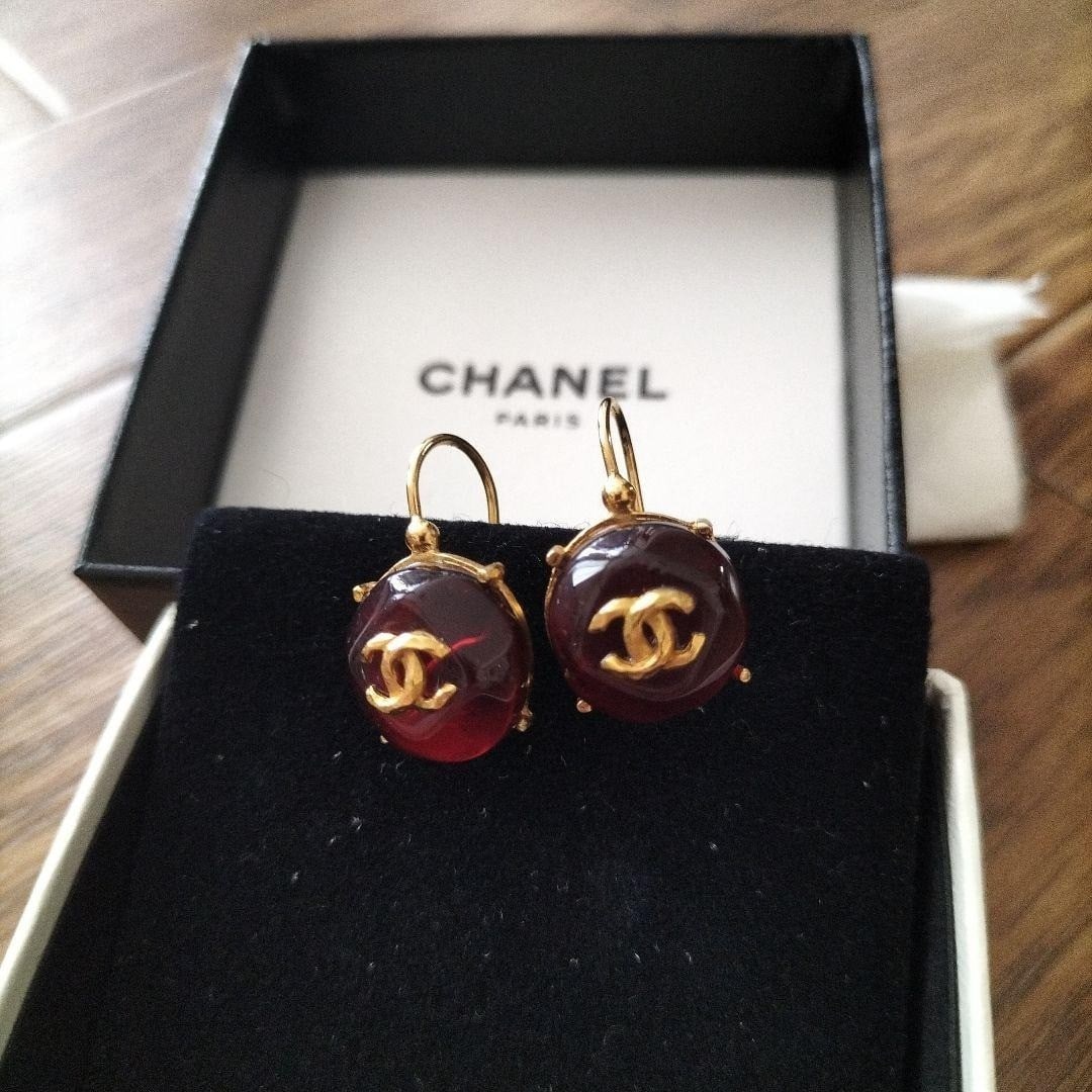 CHANEL Coco Mark CC Red Gripoix Hook Vintage Earring Gold Plated with Original Box (1 of 18)