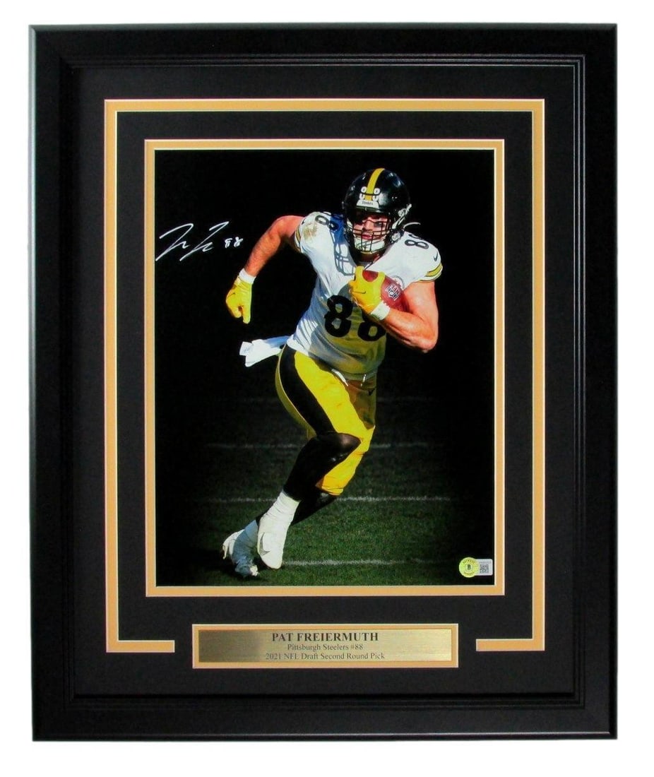 Pittsburgh Steelers Signed Auto Pat Freiermuth Framed 11x14 Photo Beckett 167852: Pittsburgh Steelers Signed Auto Pat Freiermuth Framed 11x14 Photo Beckett 167852 Bears the signature of Pat Freiermuth, tight end for the Pittsburgh Steelers. This framed 11x14 photo features an authe