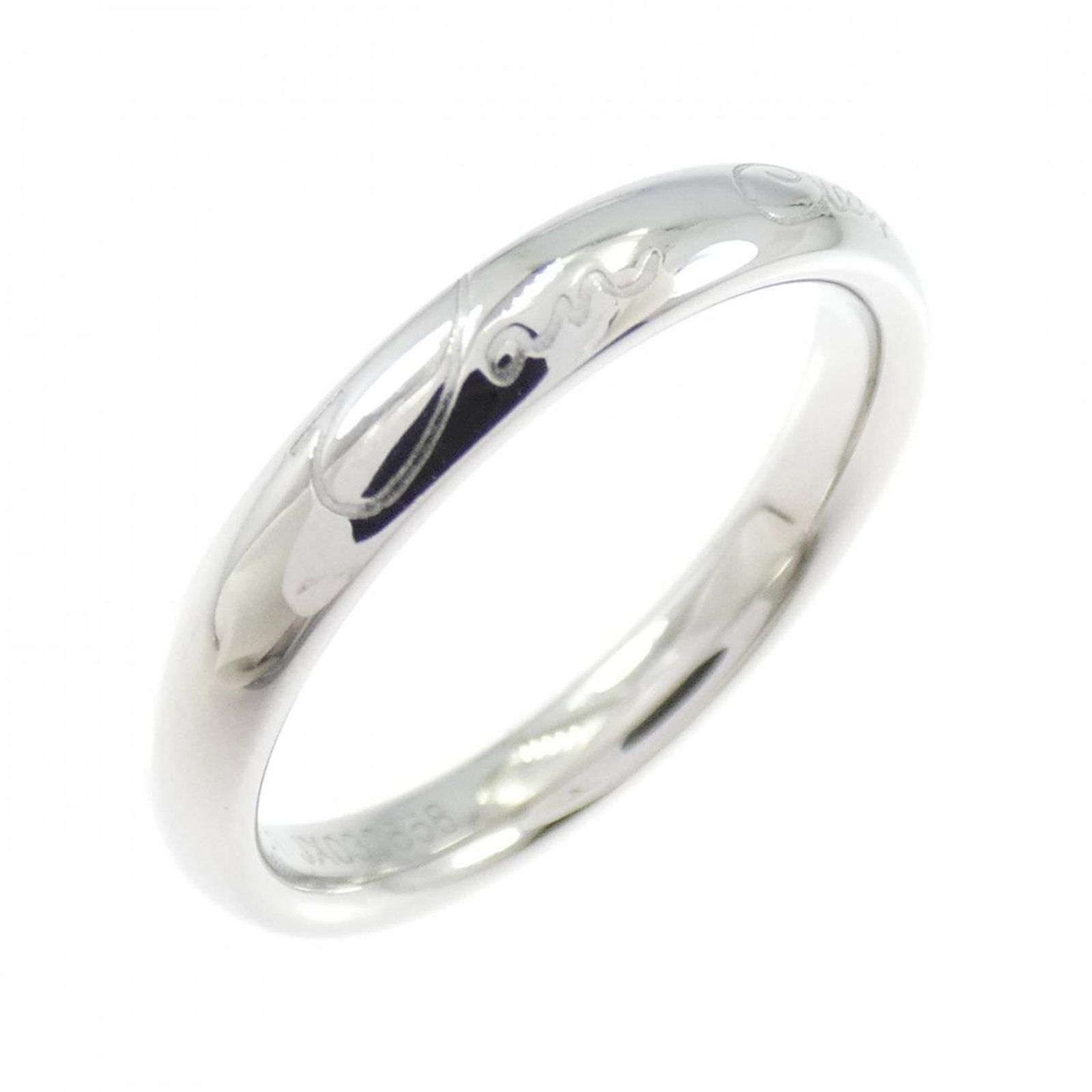 Ring band platinum van Arpels & Cleef 950: Ring band platinum van Arpels & Cleef 950 Platinum band ring from Van Cleef & Arpels, featuring 950 platinum material and a US size 6 fit. This elegant design showcases the brand's signature style