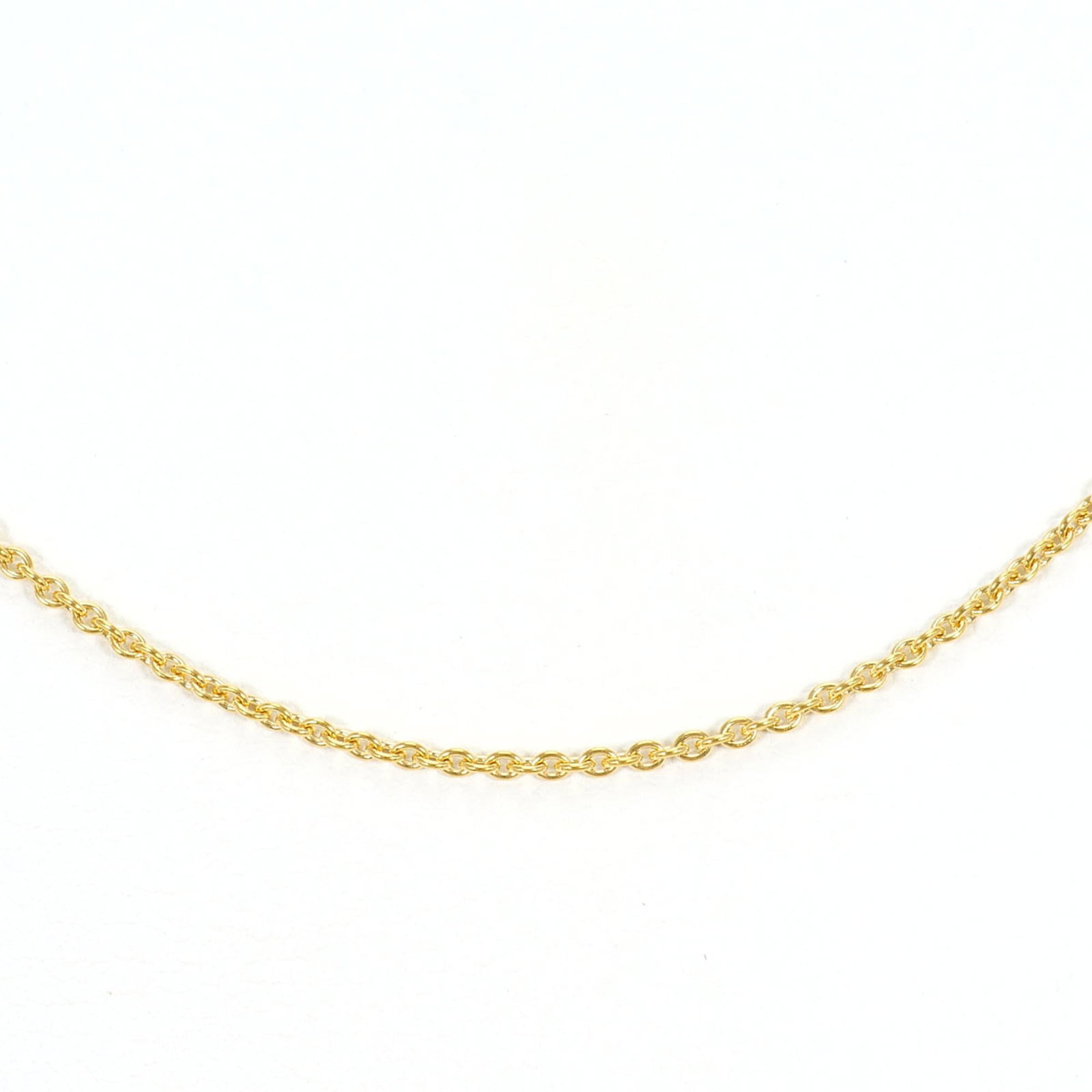 18K (18-Karat) Yellow Gold Necklace Total Weight 2.2G 45Cm Like New Condition.: 18K (18-Karat) Yellow Gold Necklace Total Weight 2.2G 45Cm Like New Condition. 18K yellow gold necklace with a total weight of 2.2g and a length of 45cm, bearing the signature of its creator. Made