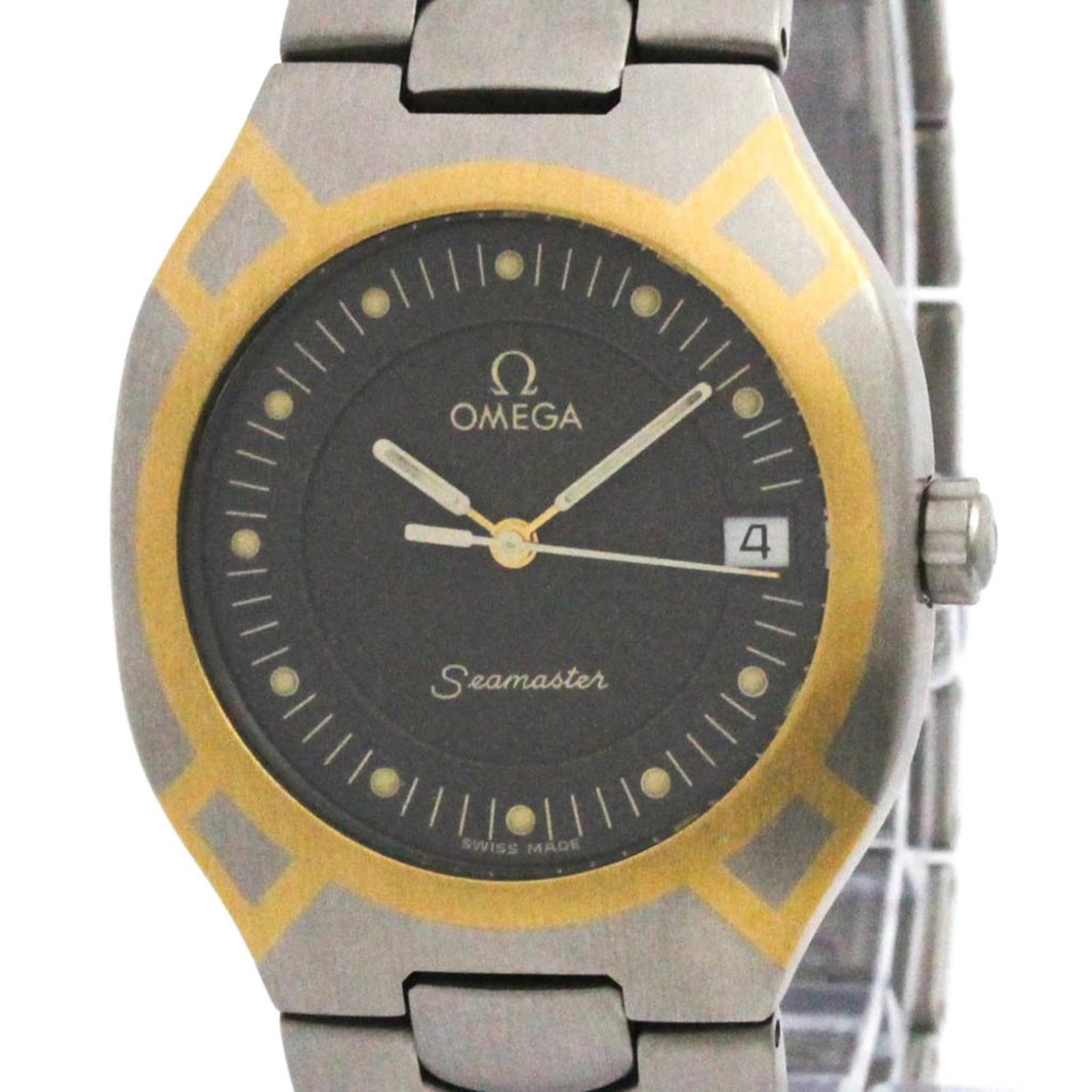 Wristwatch of Omega: Wristwatch of Omega Stainless steel and yellow gold (18K) combine in the sleek design of this Omega Seamaster watch, featuring a gray dial and quartz movement. With its 31mm case diameter and weight