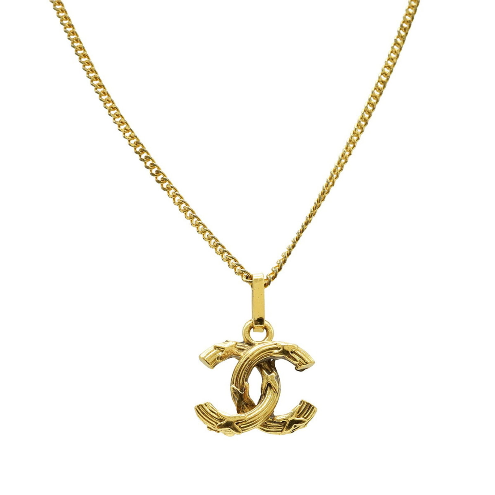 Chanel chain gold pendant necklace Mark Coco: Chanel chain gold pendant necklace Mark Coco Chanel chain gold pendant necklace bears the signature Mark Coco. Made from gold, this 40 cm / 15.74'' necklace features a 11mm x 14mm pendant. The piece