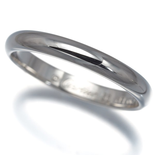 Cartier Platinum Ring Eu56 950 C De Cartier: Cartier Platinum Ring Eu56 950 C De Cartier Cartier Platinum Ring Eu56 950 C De Cartier - A Timeless MasterpiecePlatinum band with a rich history, this Cartier ring boasts a sleek design and