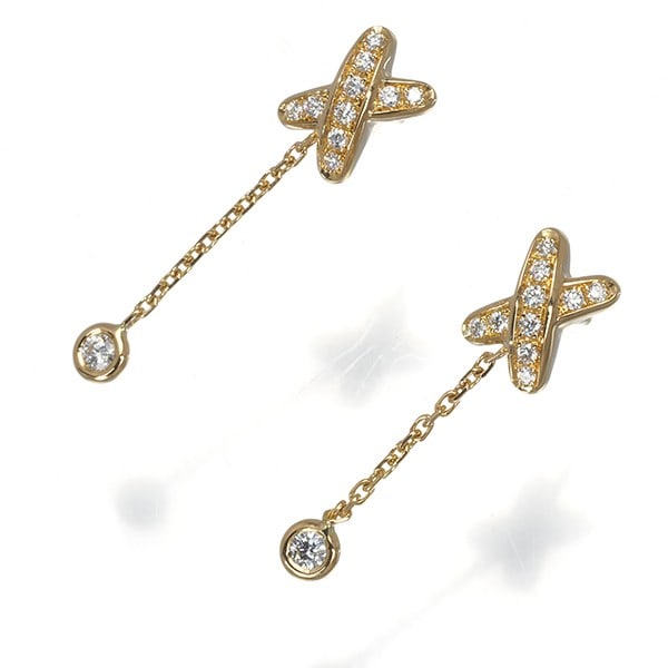Earrings 750 18K Gold Diamond Liens Yellow Chaumet: Earrings 750 18K Gold Diamond Liens Yellow Chaumet Chaumet's Liens collection shines with these elegant 18k yellow gold stud earrings, featuring a natural diamond set into the metal. The delicate