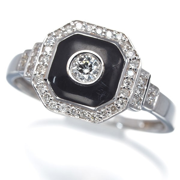Diamond Ring 750 White Gold/ Us7 Mauboussin 18K: Diamond Ring 750 White Gold/ Us7 Mauboussin 18K 18k White Gold Diamond Ring with Unmarked Carat Weight, US7 Size. This elegant ring features a natural diamond set in a sturdy 18k white gold shank,