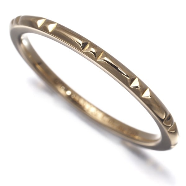 Ring Tiffany True Yellow Gold 18K Us5.25-5.5: Ring Tiffany True Yellow Gold 18K Us5.25-5.5 Tiffany & Co.'s 18k yellow gold ring boasts a sleek, 1.5mm wide band perfect for everyday wear. This timeless piece features the iconic Tiffany True