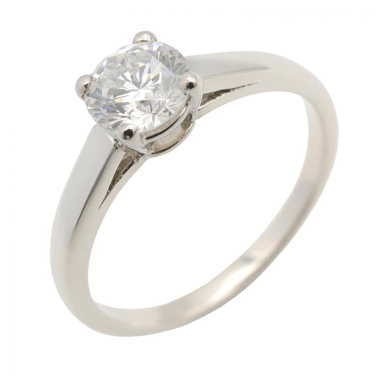 Bvlgari Band Ring Platinum 950: Bvlgari Band Ring Platinum 950 Platinum 950 craftsmanship meets elegance in this Bvlgari Band Ring, featuring a clear diamond stone and silver accents. The ring's US size 4.5 and JP size 8 provide a
