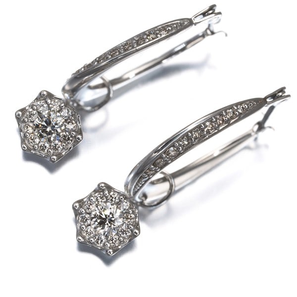 Estelle Earrings Diamond 0.05Ct/ 0.2Ct/ 0.2Ct 2Way 900 Platinum: Estelle Earrings Diamond 0.05Ct/ 0.2Ct/ 0.2Ct 2Way 900 Platinum Platinum earrings with a touch of luxury, featuring two 0.2ct diamonds set in a sleek stud design. The 900 platinum metal provides a