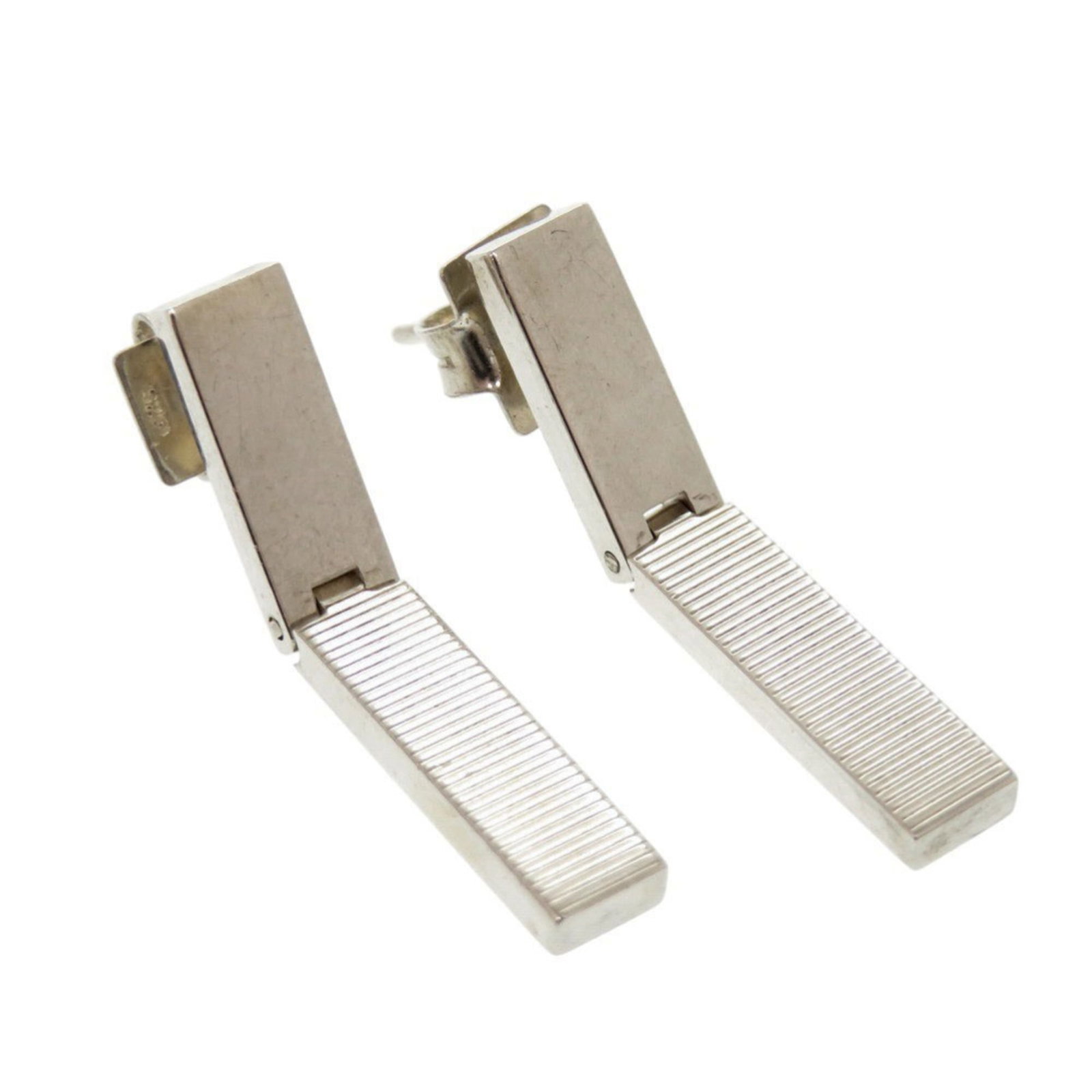 Stud Earrings Silver Gucci 925: Stud Earrings Silver Gucci 925 Silver Gucci stud earrings, crafted from high-quality silver (925) and measuring 30.00mm x 4.00mm, add a touch of luxury to any outfit with their sleek design. Made in