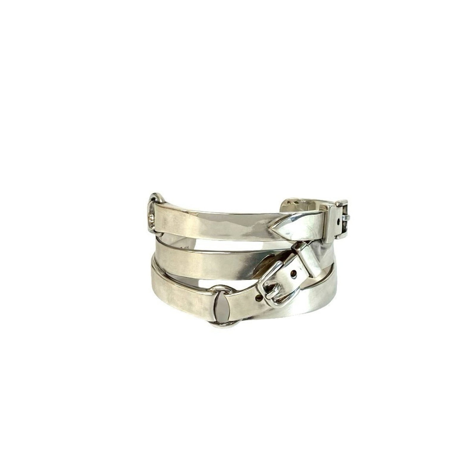 Hermes Bangle Silver 925: Hermes Bangle Silver 925 Silver 925 bangle from Hermes, measuring 16cm in length. This elegant bangle showcases the brand's signature style with its sleek design and premium silver material. A beautif