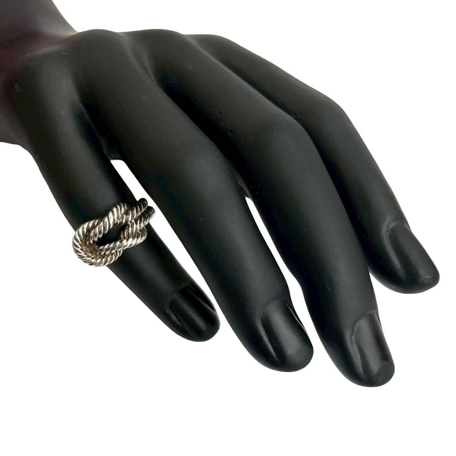 Silver Ring Band Hermes 925: Silver Ring Band Hermes 925 Silver Ring Band Hermes 925 features a sleek and modern design, crafted from high-quality silver material. This stylish band ring is available in US size 4 and JP size 7,