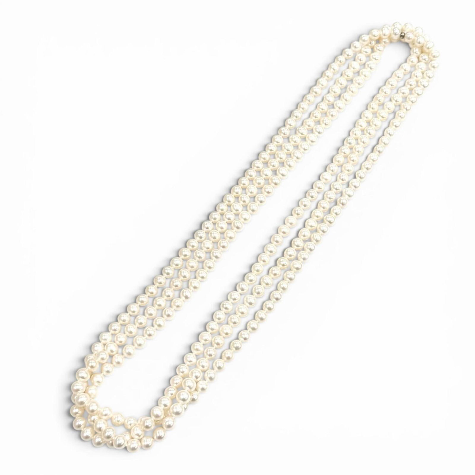 Tiffany&Co. Tiffany Ziegfeld Collection Pearl Wrap Necklace Freshwater Pearls Ag925 Approx. 204Cm: Tiffany&Co. Tiffany Ziegfeld Collection Pearl Wrap Necklace Freshwater Pearls Ag925 Approx. 204Cm Silver Tiffany Necklace with Freshwater Pearls, featuring the iconic Tiffany Ziegfeld Collection
