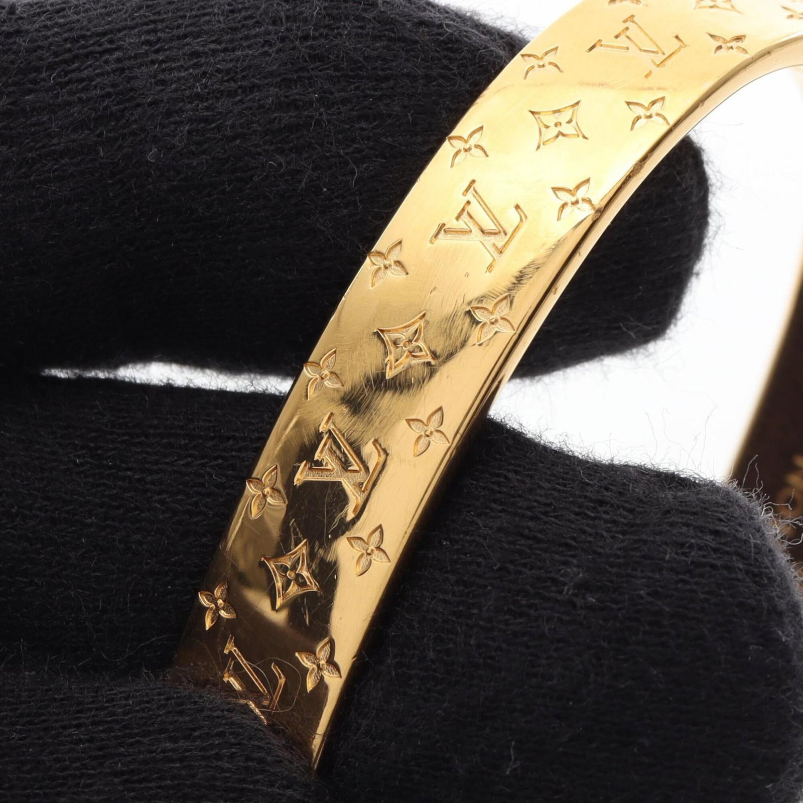 Louis Vuitton Bangle Gold Plating - 9