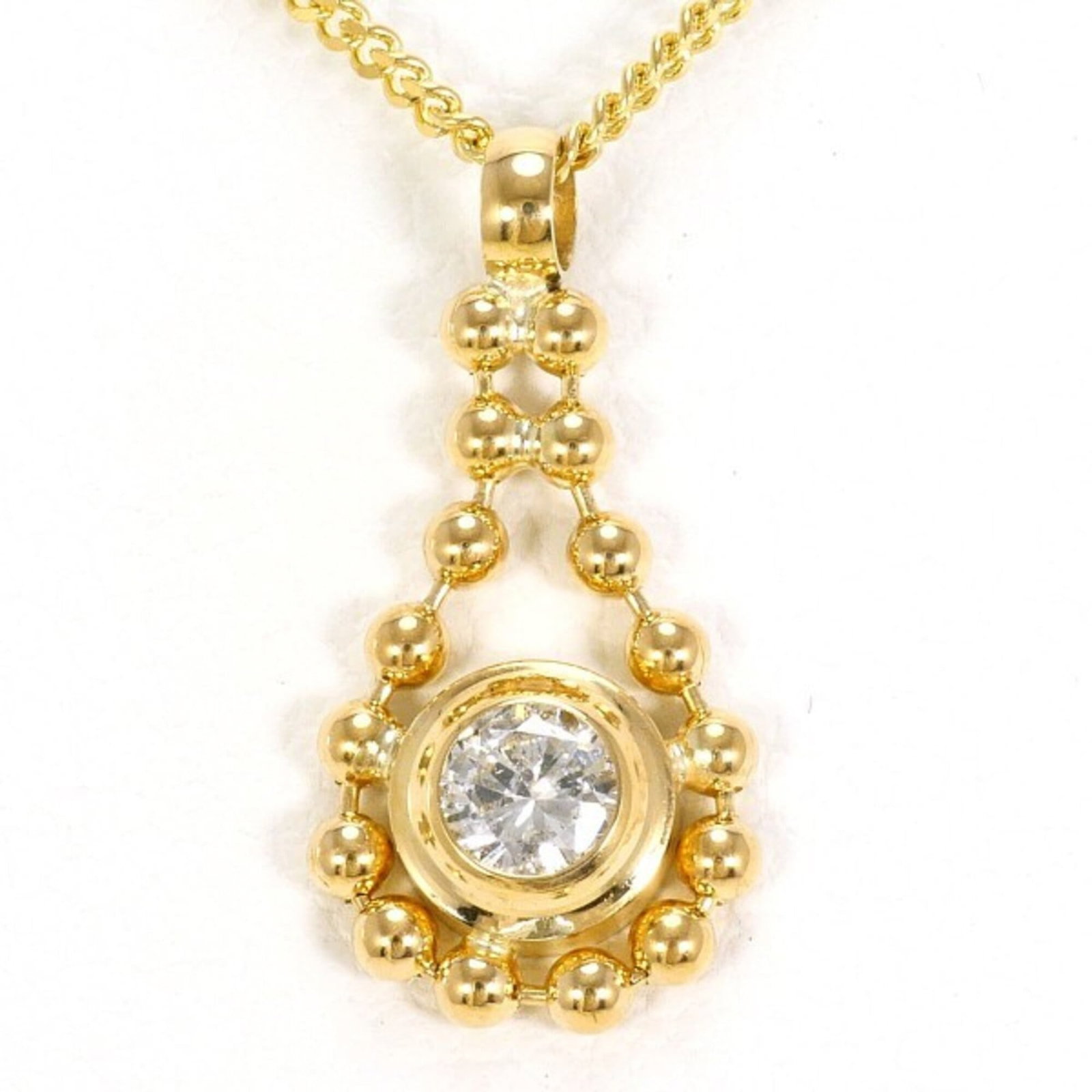 18K (18-Karat) Yellow Gold Necklace With 0.12Ct Diamond Total Weight Approx. 2.5G 40Cm Jewelry: 18K (18-Karat) Yellow Gold Necklace With 0.12Ct Diamond Total Weight Approx. 2.5G 40Cm Jewelry 18K yellow gold necklace with a total weight of 0.12ct diamonds, offering a subtle yet elegant touch to a