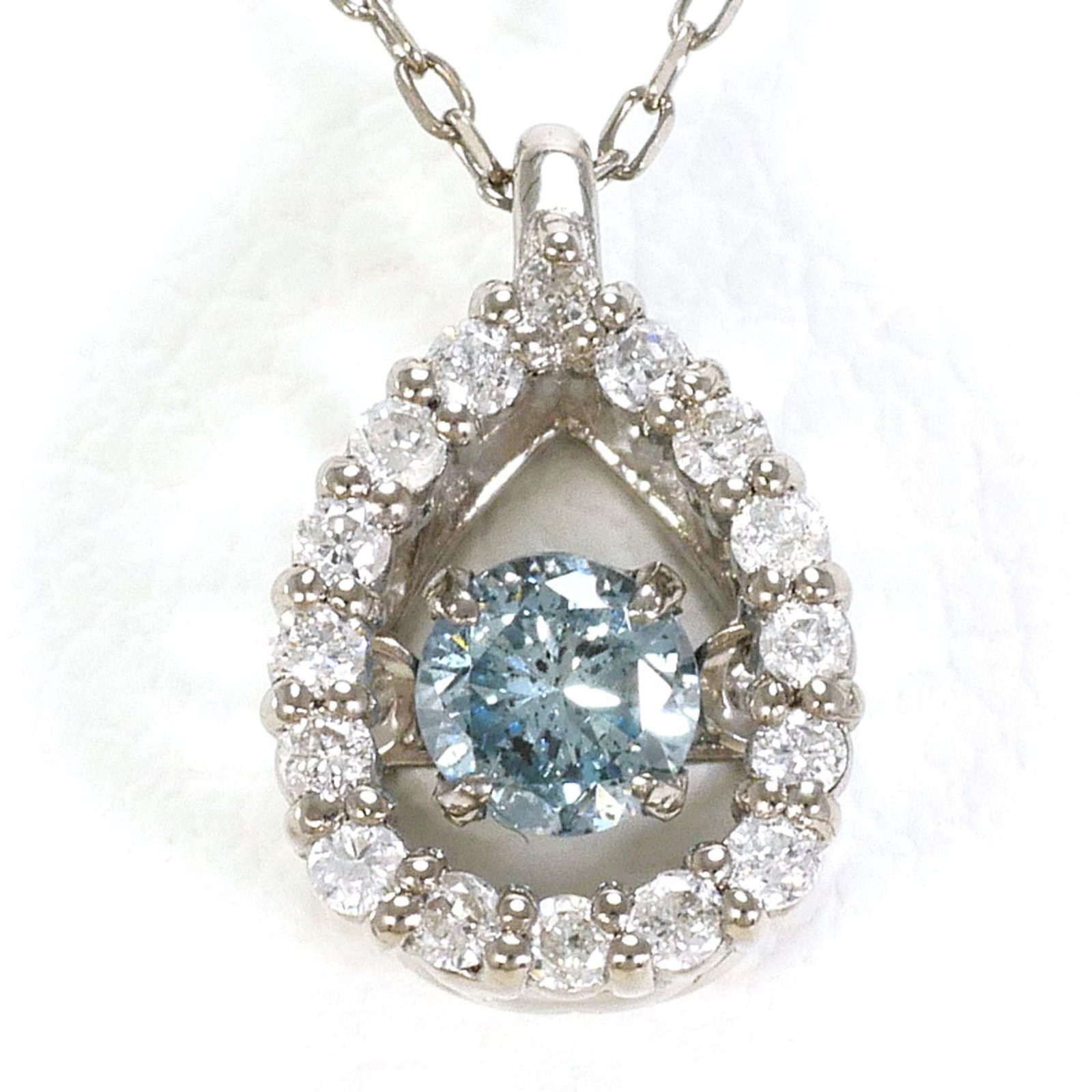 18K (18-Karat White Gold) Necklace With Blue Diamonds. Total Weight 1.2G. 40Cm Length. Jewelry.: 18K (18-Karat White Gold) Necklace With Blue Diamonds. Total Weight 1.2G. 40Cm Length. Jewelry. 18K white gold necklace with blue diamonds, showcasing a total weight of 1.2g and featuring 0.17 carat b