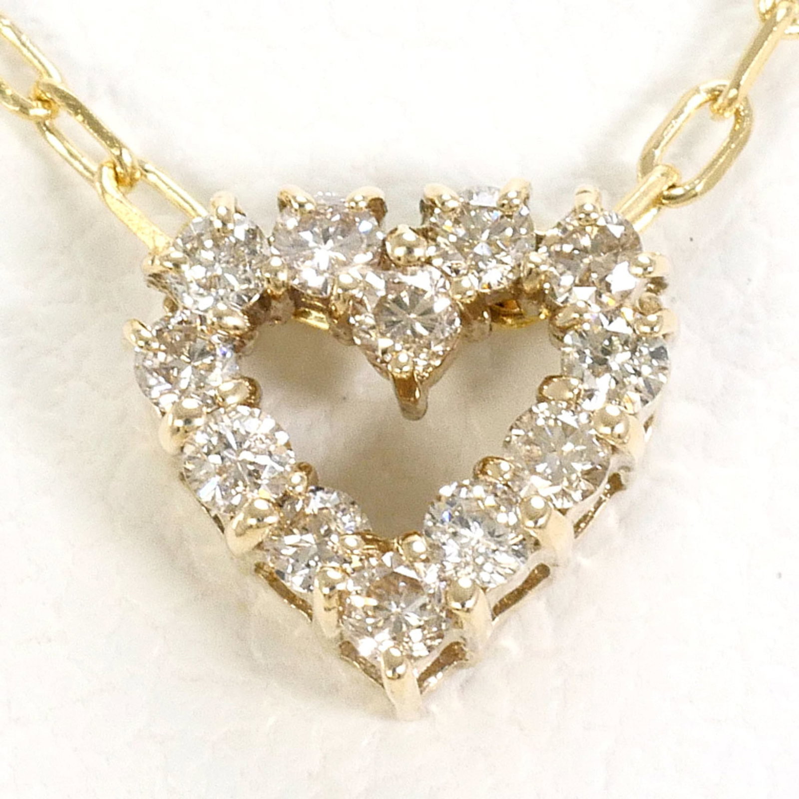 K10 10K Yg Yellow Gold Necklace With 0.12Ct Diamond Total Weight 1.1G 40Cm Length Like New Condition: K10 10K Yg Yellow Gold Necklace With 0.12Ct Diamond Total Weight 1.1G 40Cm Length Like New Condition Yellow gold necklace with 0.12ct diamond pendant, featuring a total weight of 1.1g and a length of
