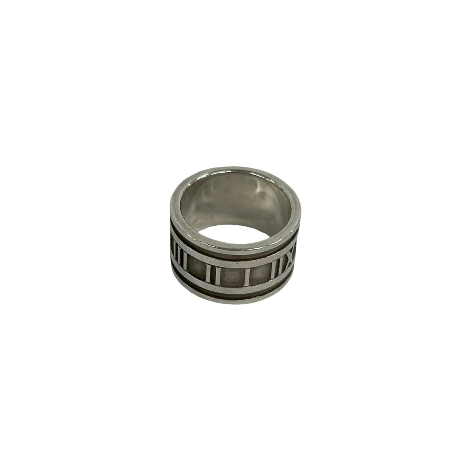 Silver 925 Tiffany Band Ring: Silver 925 Tiffany Band Ring Silver 925 Tiffany Band Ring. This silver band ring features the iconic Tiffany brand and is made from high-quality 925 sterling silver, providing a durable and elegant
