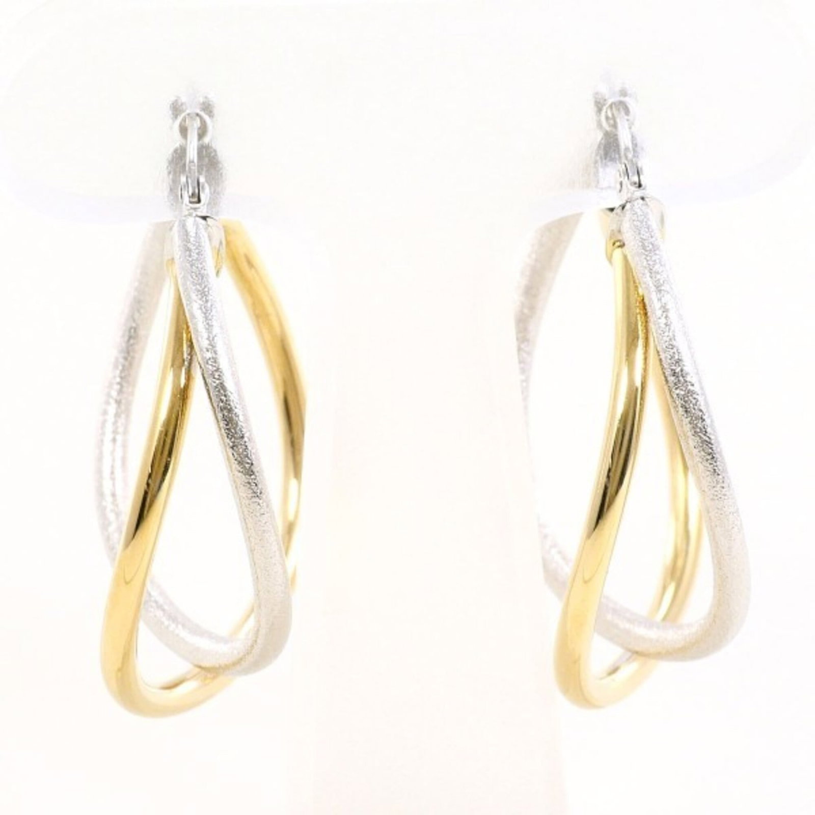 Unbranded Hoop Earrings White Gold (18K) Yellow Gold (18K): Unbranded Hoop Earrings White Gold (18K) Yellow Gold (18K) Unbranded Hoop Earrings in 18K White Gold and Yellow Gold. These elegant earrings feature a classic hoop design made from high-quality white