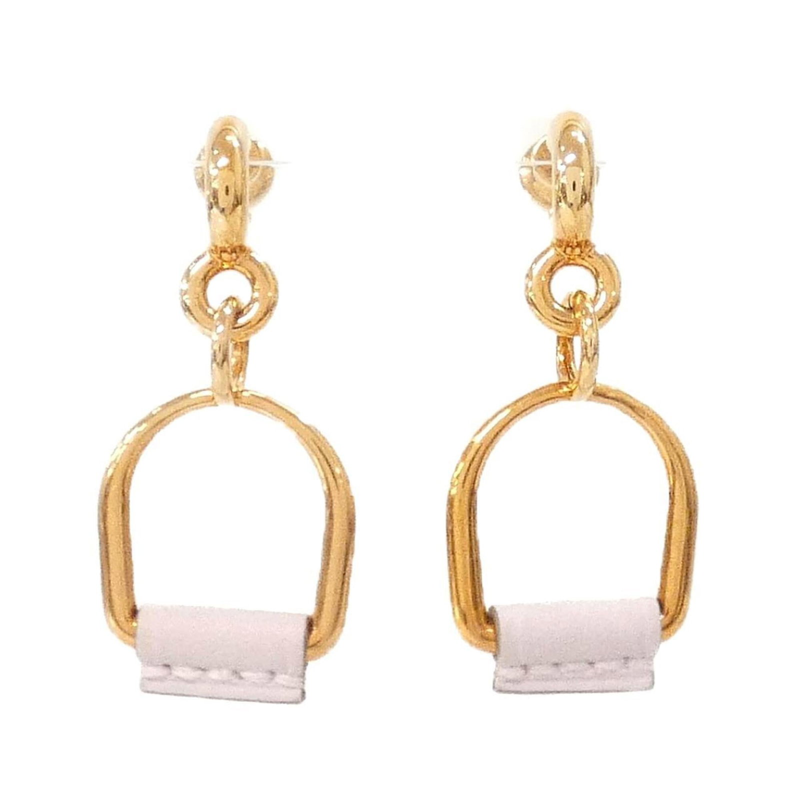 Hermes Leather Stud Earrings Swift: Hermes Leather Stud Earrings Swift Swift leather in pink and rose gold, these stud earrings from Hermes feature a sleek design. Made with high-quality materials, they measure 40mm x 17mm. The