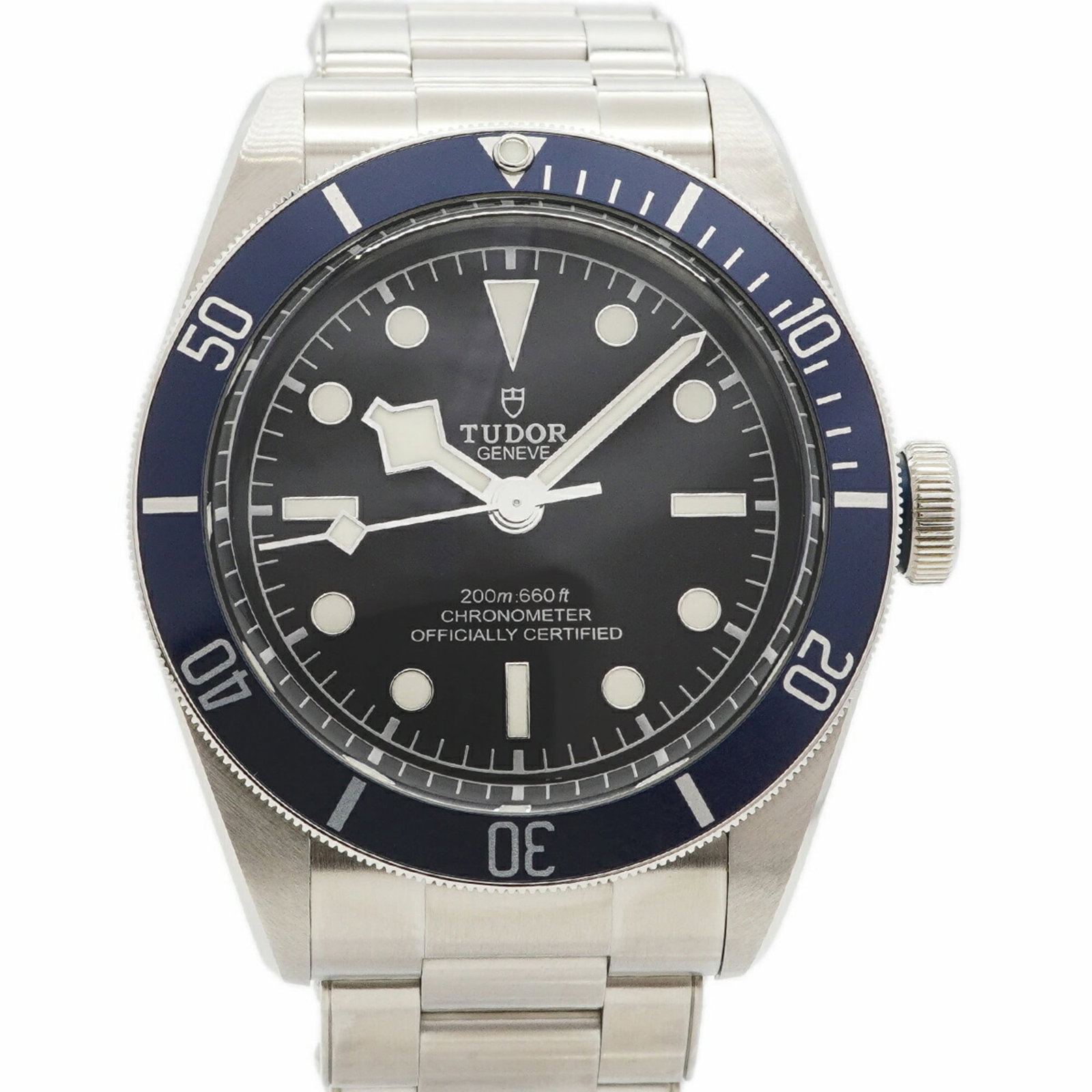 Tudor Wristwatch: Tudor Wristwatch Stainless steel band wraps around your wrist, complemented by a black dial. This self-winding automatic watch boasts a sleek case diameter of 41mm, perfect for those who value modern