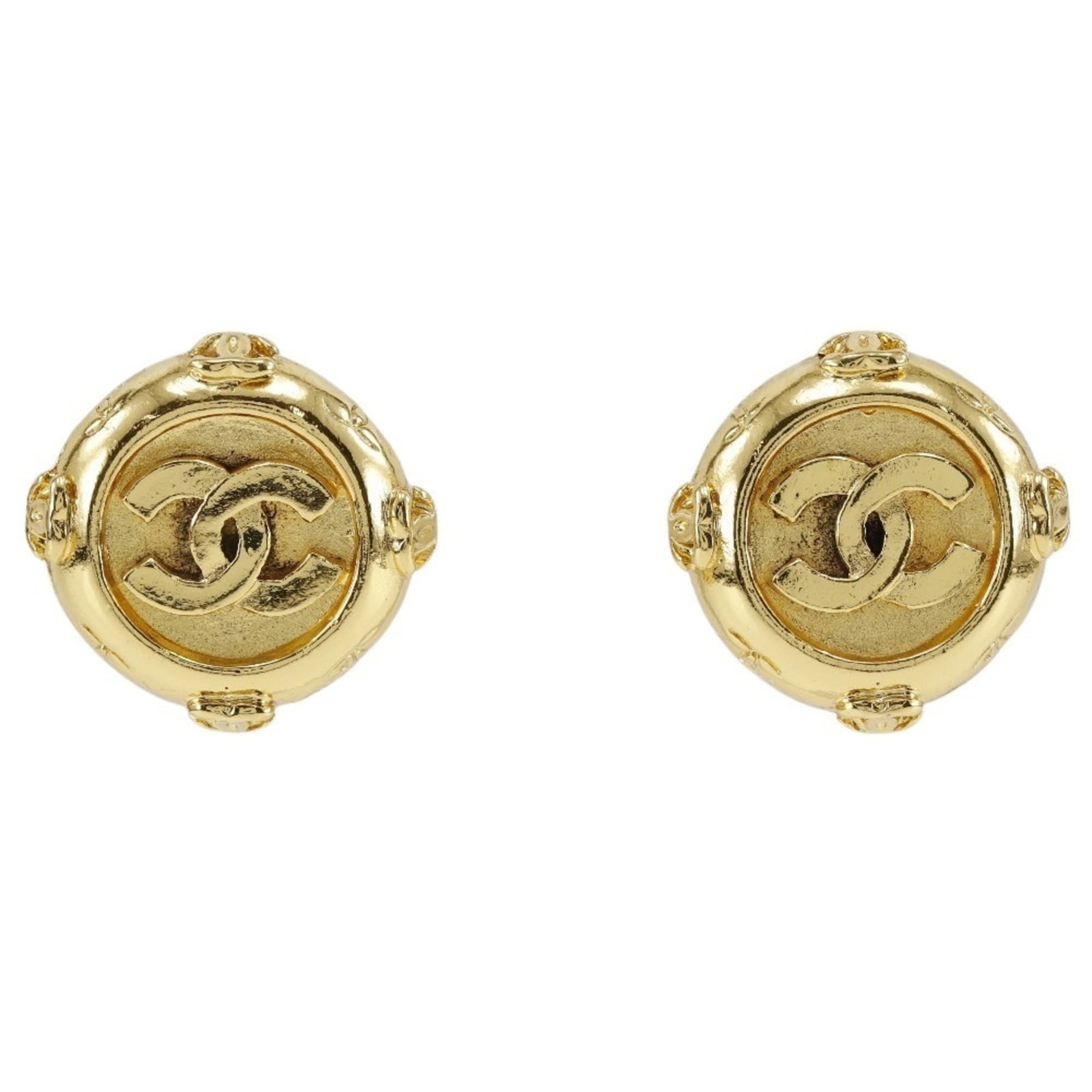 Chanel Clip Earrings Gold Plating: Chanel Clip Earrings Gold Plating Gold plating adds a touch of luxury to these sleek clip earrings from Chanel, featuring a minimalist design in a rich gold finish. The compact size makes them easy