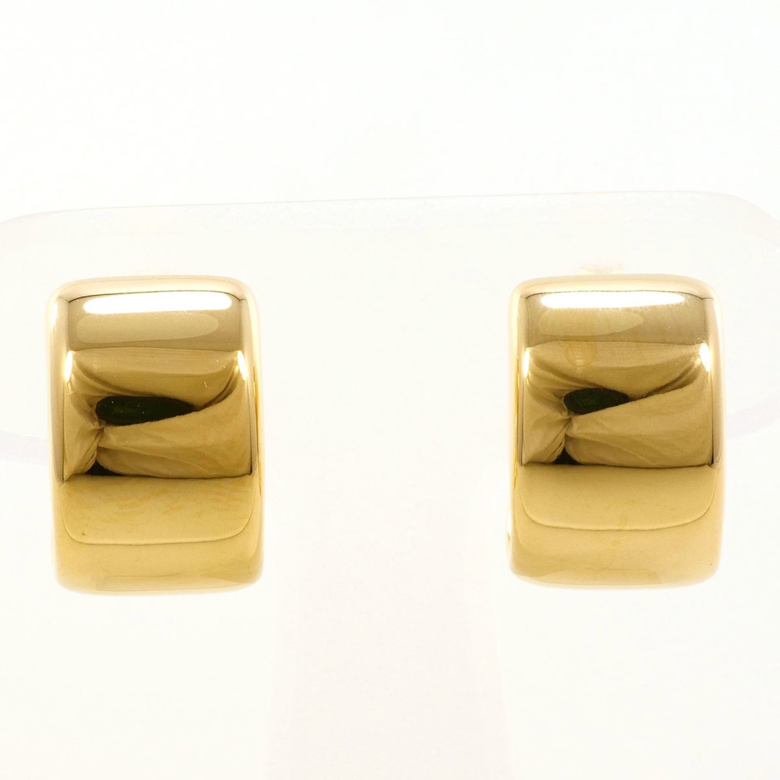 Yellow Gold Earrings 18K Unbranded: Yellow Gold Earrings 18K Unbranded Yellow gold earrings weigh 3.4g and are made from 18K yellow gold metal, with a purity of 18K. The earrings are stud type and feature the metal's natural color, whic