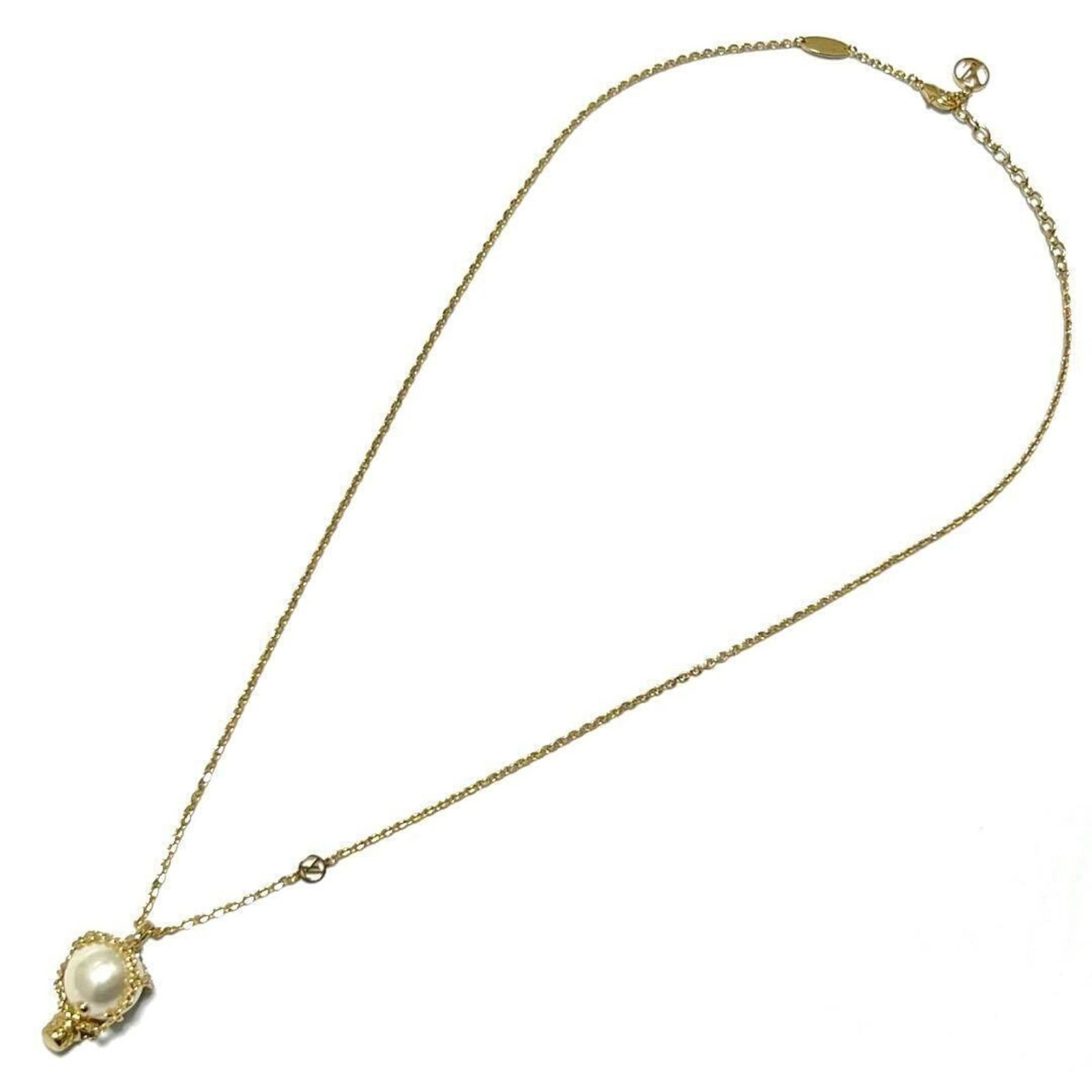 Women's Vivienne Pendant Louis Vuitton: Women's Vivienne Pendant Louis Vuitton Gold Vivienne Pendant Necklace from Louis Vuitton. This elegant necklace features a pendant with the iconic Louis Vuitton design, crafted from metal and