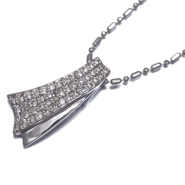 Diamond 0.30Ct Paved Necklace 18K 750 White Gold: Diamond 0.30Ct Paved Necklace 18K 750 White Gold 18k white gold pave necklace showcases a natural diamond pendant, totaling 0.30ct in total weight, set within an adjustable 45cm chain with an