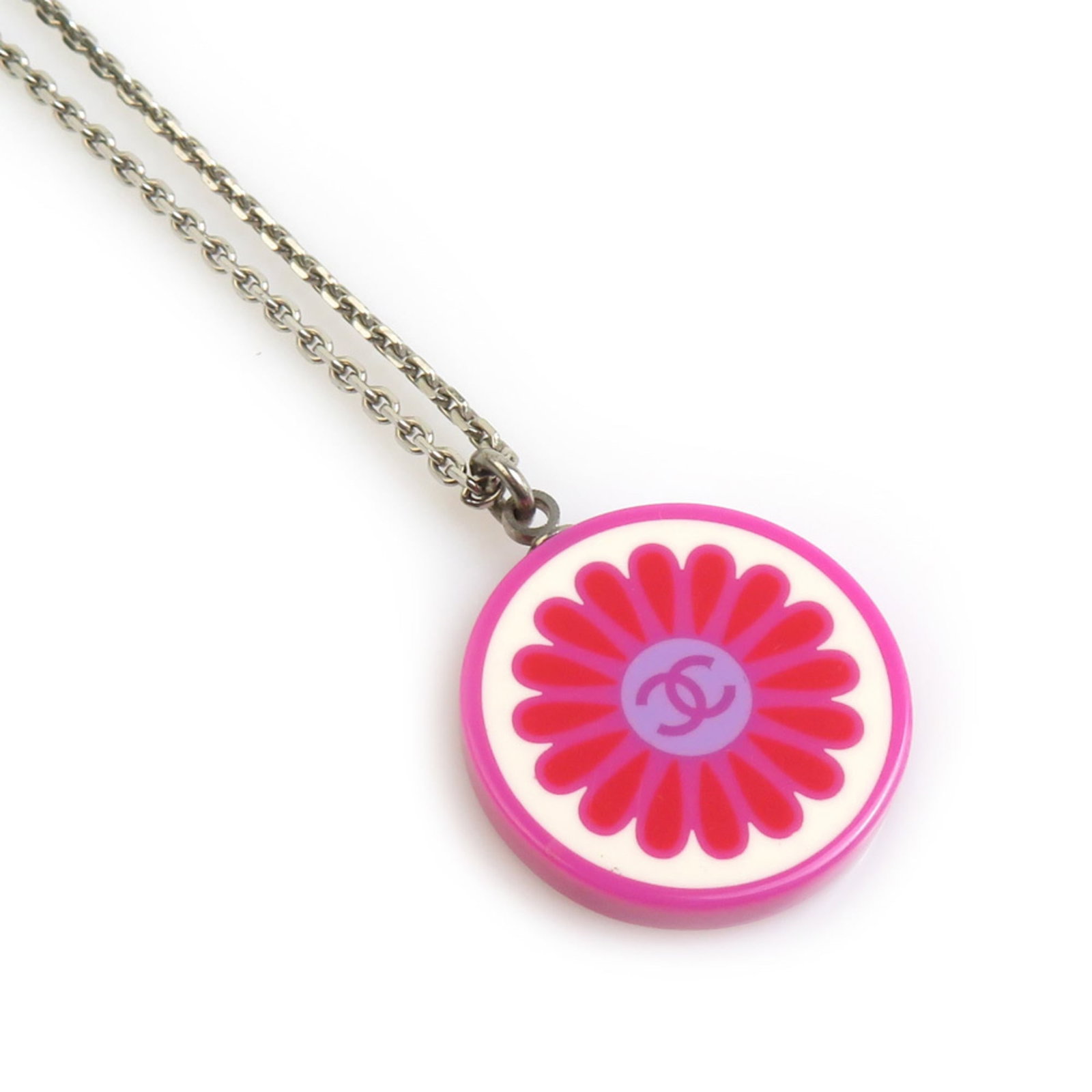 Pink tones resin metal necklace women's pink: Pink tones resin metal necklace women's pink Pink tones resin metal necklace with a 46 cm / 18.11'' adjustable neck circumference, featuring a 23mm x 20mm pink pendant. The necklace is made from metal