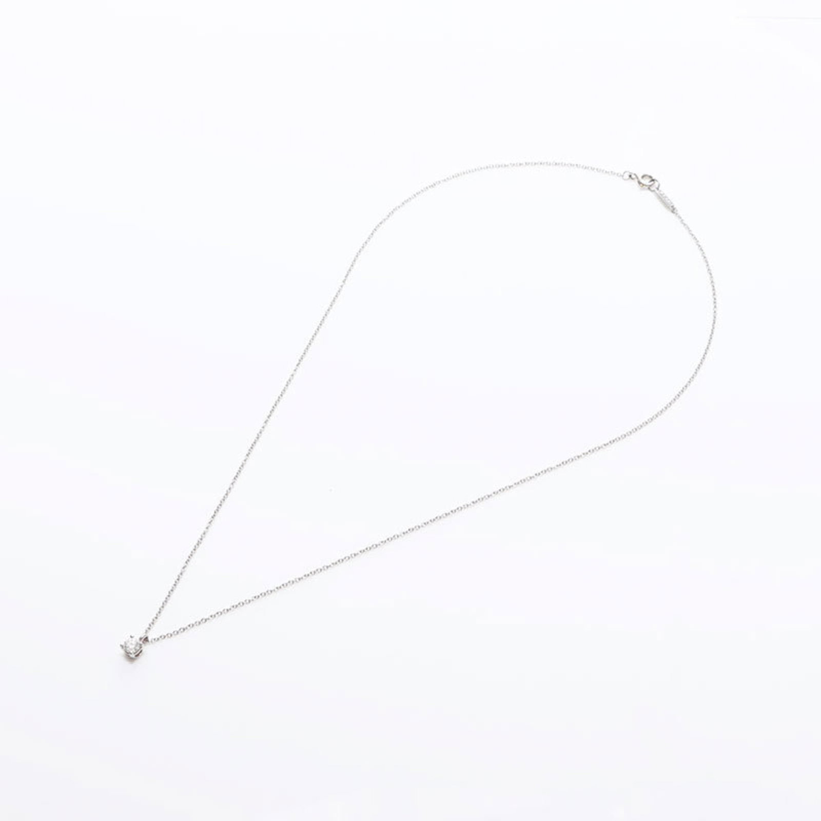 Pt950 Diamond And Necklace In Silver Ws10619 By Tiffany: Pt950 Diamond And Necklace In Silver Ws10619 By Tiffany Pt950 Diamond And Necklace In Silver Ws10619 By Tiffany - A stunning silver necklace featuring a 2mm x 2mm Pt950 diamond pendant, crafted by