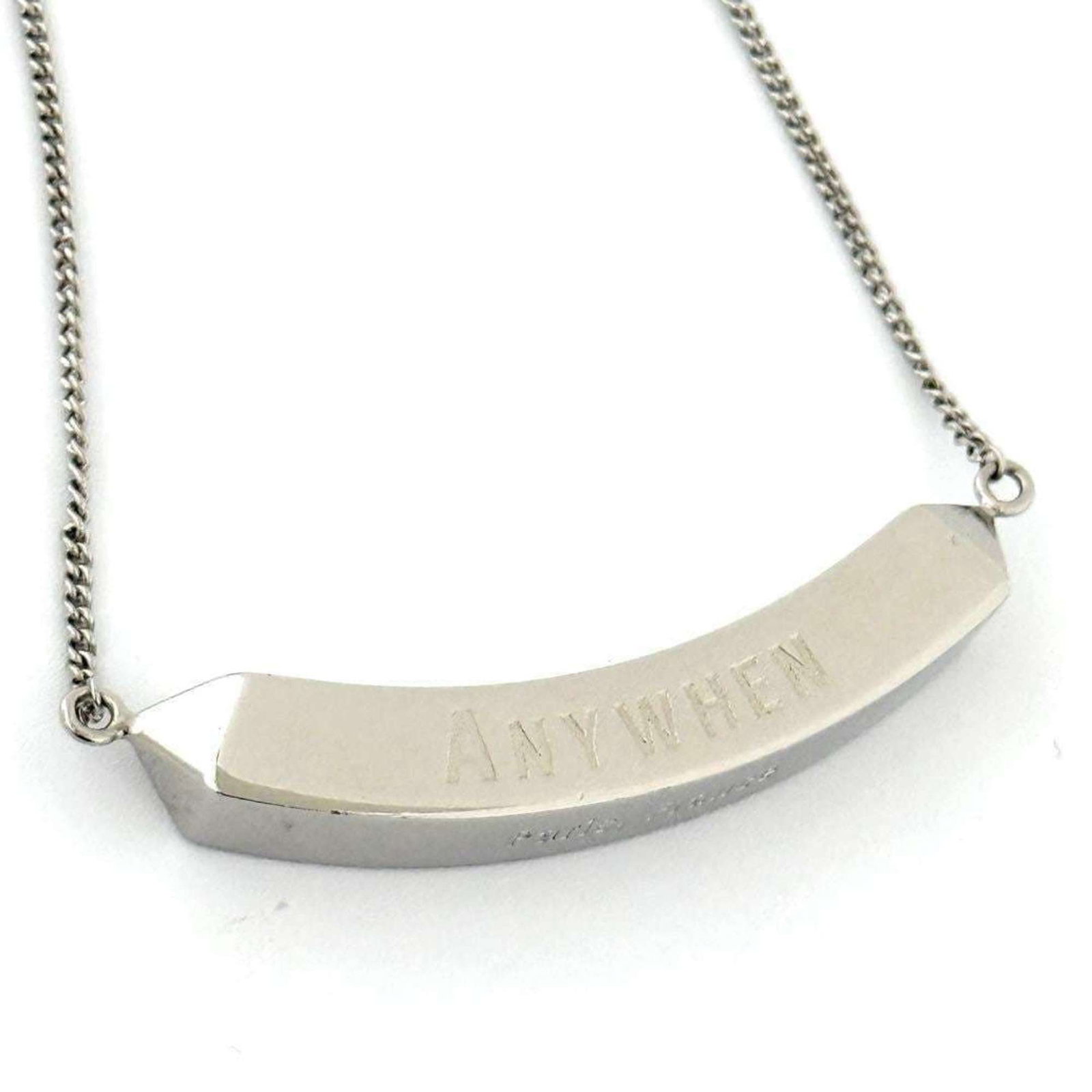 Men's Long Valentino Pendant Necklace: Men's Long Valentino Pendant Necklace The Valentino pendant necklace boasts a sleek silver metal design with a striking 50mm diameter, perfectly complemented by its adjustable 80cm chain. This