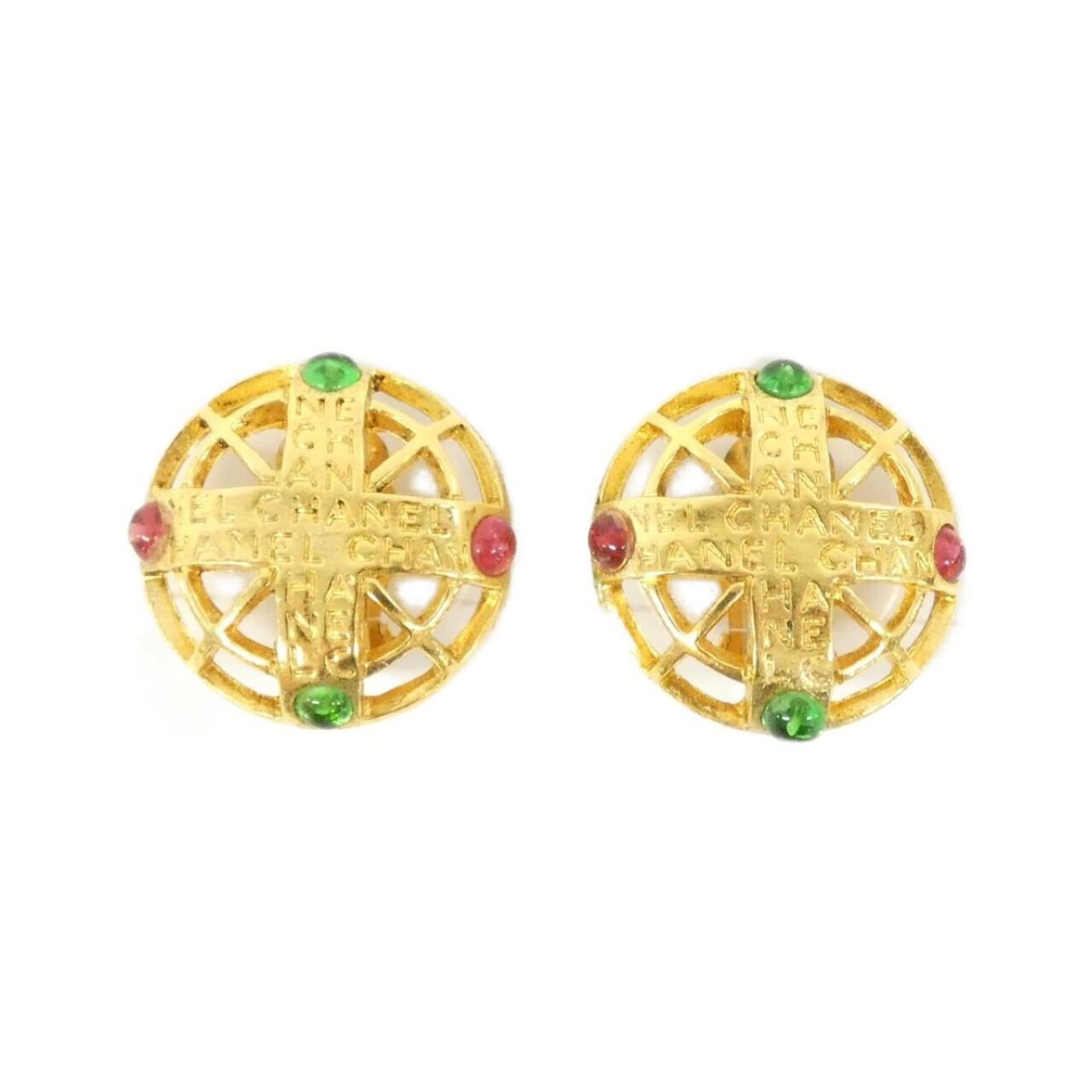 Clip earrings by Chanel: Clip earrings by Chanel Clip earrings by Chanel, featuring a sleek green and pink design. Made from high-quality materials, these earrings measure 27mm x 27mm in size. Their compact shape makes them