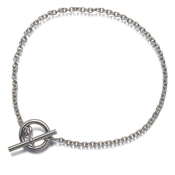 Glenan Chain White Gold 18K Hermes Bracelet Echappee: Glenan Chain White Gold 18K Hermes Bracelet Echappee Chain bracelet in 18k white gold, part of the Echappee collection by Hermes. Features a sleek chain design with a subtle width of 2.0mm and an inne