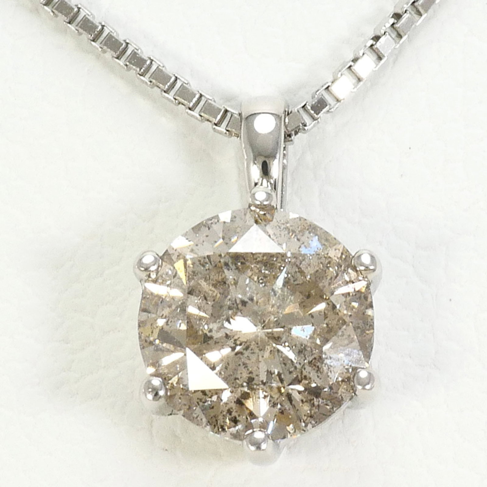 Pt900 Platinum/ Pt850 Necklace With 1.00Ct Diamond (I1 Clarity) Certificate Of Authenticity Total: Pt900 Platinum/ Pt850 Necklace With 1.00Ct Diamond (I1 Clarity) Certificate Of Authenticity Total Platinum 900 and Pt850 Necklace with 1.00ct Diamond, featuring a stunning 1.00 carat diamond with I1
