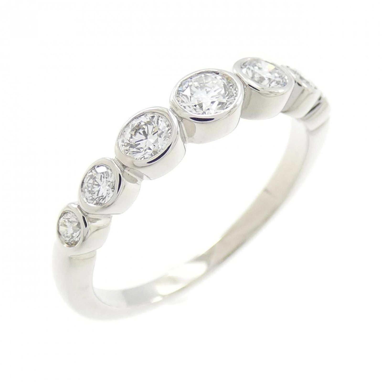 Ring Tiffany Band: Ring Tiffany Band Tiffany & Co.'s iconic Model 60107870 band ring shines with its platinum metal and diamond stone, showcasing understated elegance. The ring's US size 5.5 and JP size 10 fit
