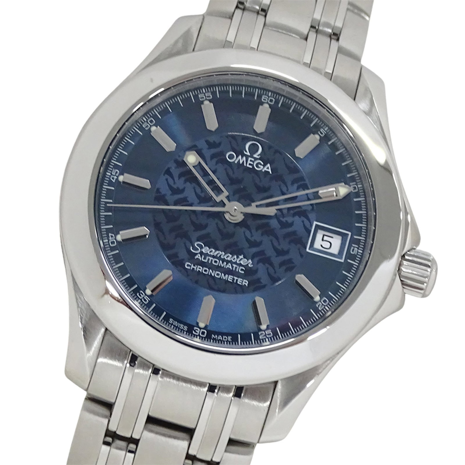 Wristwatch of Omega: Wristwatch of Omega Stainless steel case and band, combined with a blue dial, make this Omega wristwatch a stylish timepiece. Powered by a self-winding automatic movement, it features a sleek design