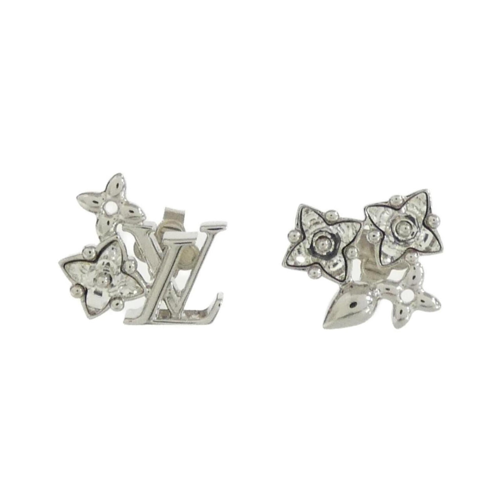 Stud earrings from Louis Vuitton: Stud earrings from Louis Vuitton Silver stud earrings from Louis Vuitton, measuring 15.00mm x 17.00mm in size with a distinctive silver finish. These elegant earrings showcase the iconic brand's