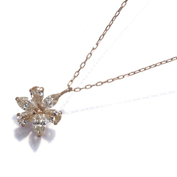 Yellow Diamond 0.50Ct Flower Necklace 18K 750 Rose Gold: Yellow Diamond 0.50Ct Flower Necklace 18K 750 Rose Gold Yellow Diamond 0.50Ct Flower Necklace in 18K Rose Gold - A delicate flower-shaped pendant features a natural 0.50ct diamond, set against an adju
