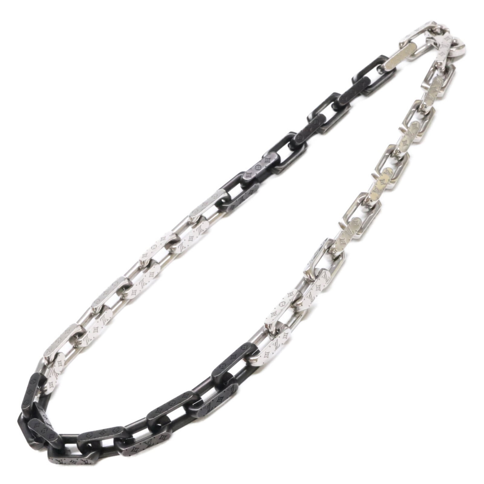 Louis Vuitton Men's M00677 Collier Monogram Silver Black Chain Necklace: Louis Vuitton Men's M00677 Collier Monogram Silver Black Chain Necklace Item Specifics: Brand: Louis Vuitton Necklace Type: Necklace Gender: Men Material: Metal Color: Black, Silver Neck Circumference