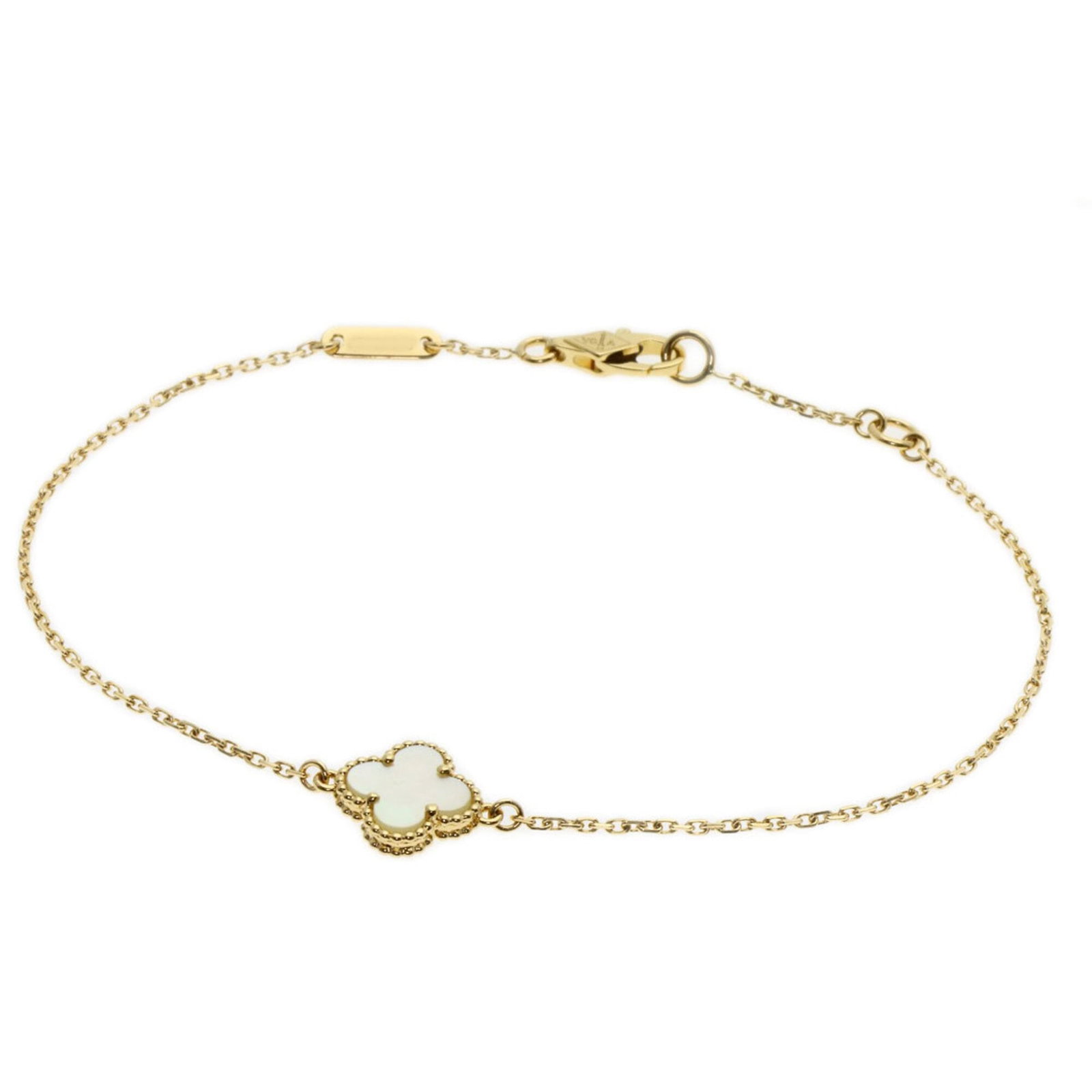 Arpels Charm Yellow Gold 18K Van Cleef: Arpels Charm Yellow Gold 18K Van Cleef Yellow gold (18K) Charm bracelet from Van Cleef & Arpels, measuring 17.5cm in length. This elegant charm bracelet features the iconic Arpels Charm design,