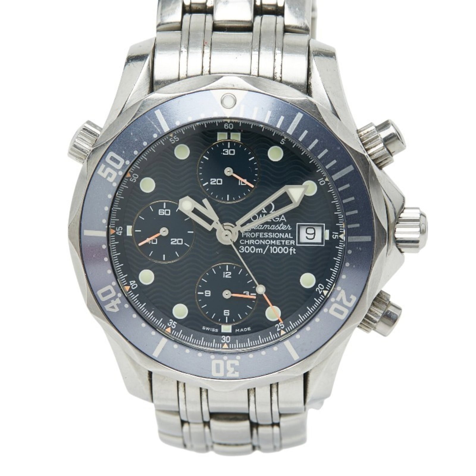 Wristwatch of Omega: Wristwatch of Omega Stainless steel case and band provide a sleek, durable finish. The self-winding automatic movement powers the watch, while the navy dial adds a touch of sophistication. Measuring