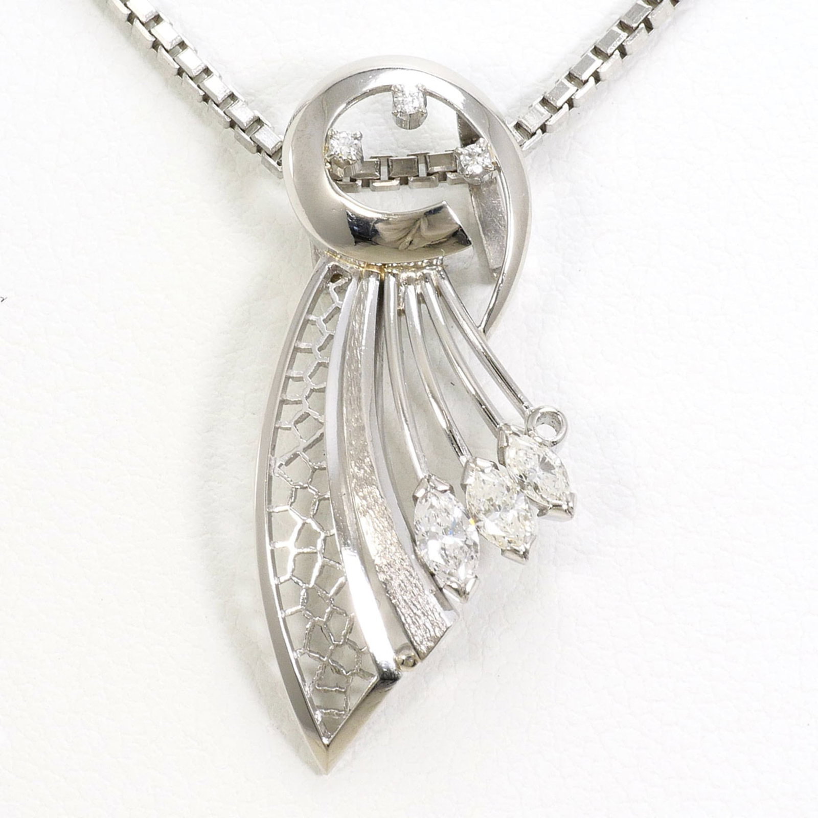 Pm900 Platinum Pt850 Necklace With 0.27Ct Diamond Certificate Of Authenticity Included Total Weight: Pm900 Platinum Pt850 Necklace With 0.27Ct Diamond Certificate Of Authenticity Included Total Weight Platinum 900 necklace featuring a 0.27ct diamond, certified with documentation included. The