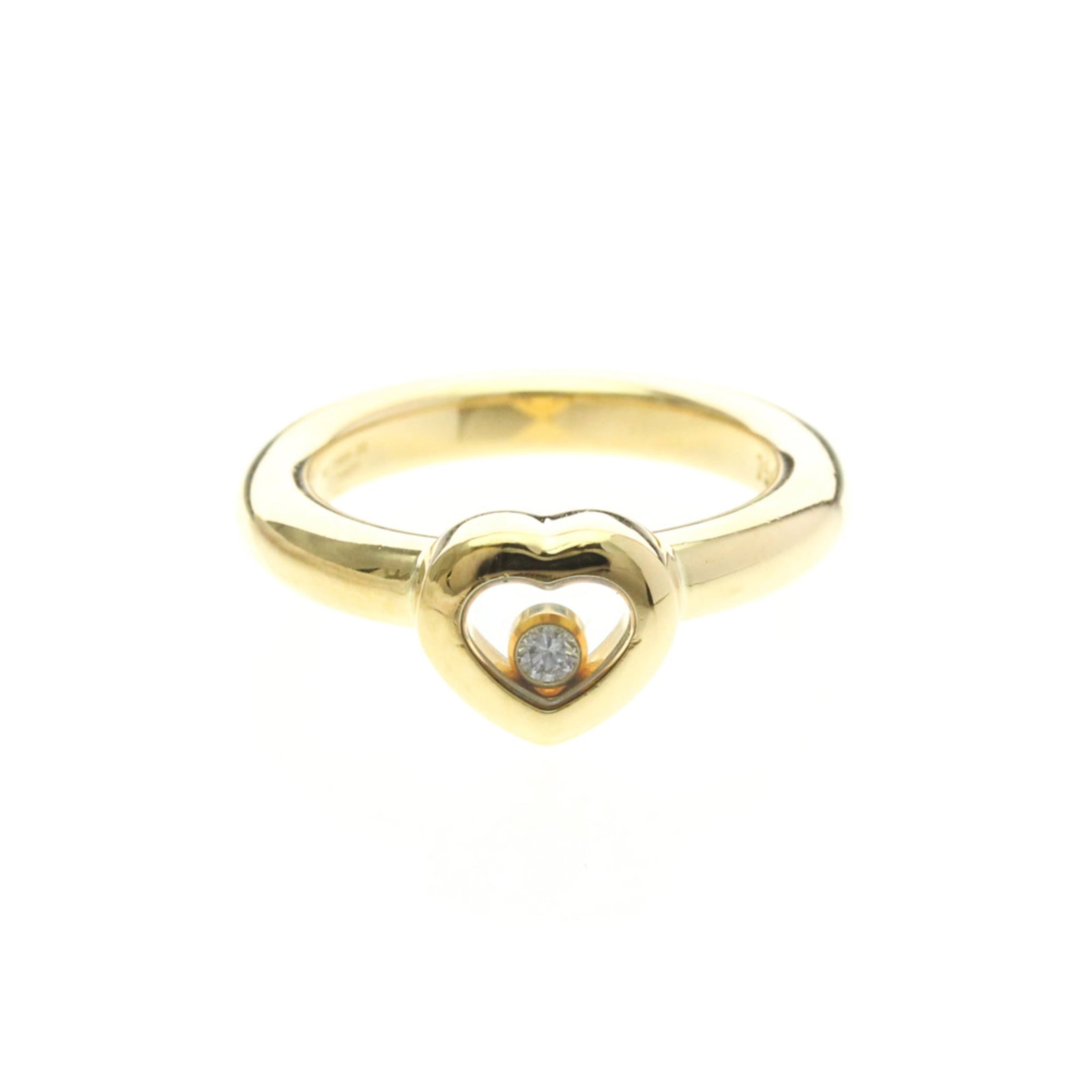 Chopard Band Ring Yellow Gold (18K): Chopard Band Ring Yellow Gold (18K) Yellow gold (18K) band ring from Chopard, featuring Happy Diamonds. This elegant fashion piece boasts 82/2889 diamonds per carat and measures 8.30mm x 9.20mm in