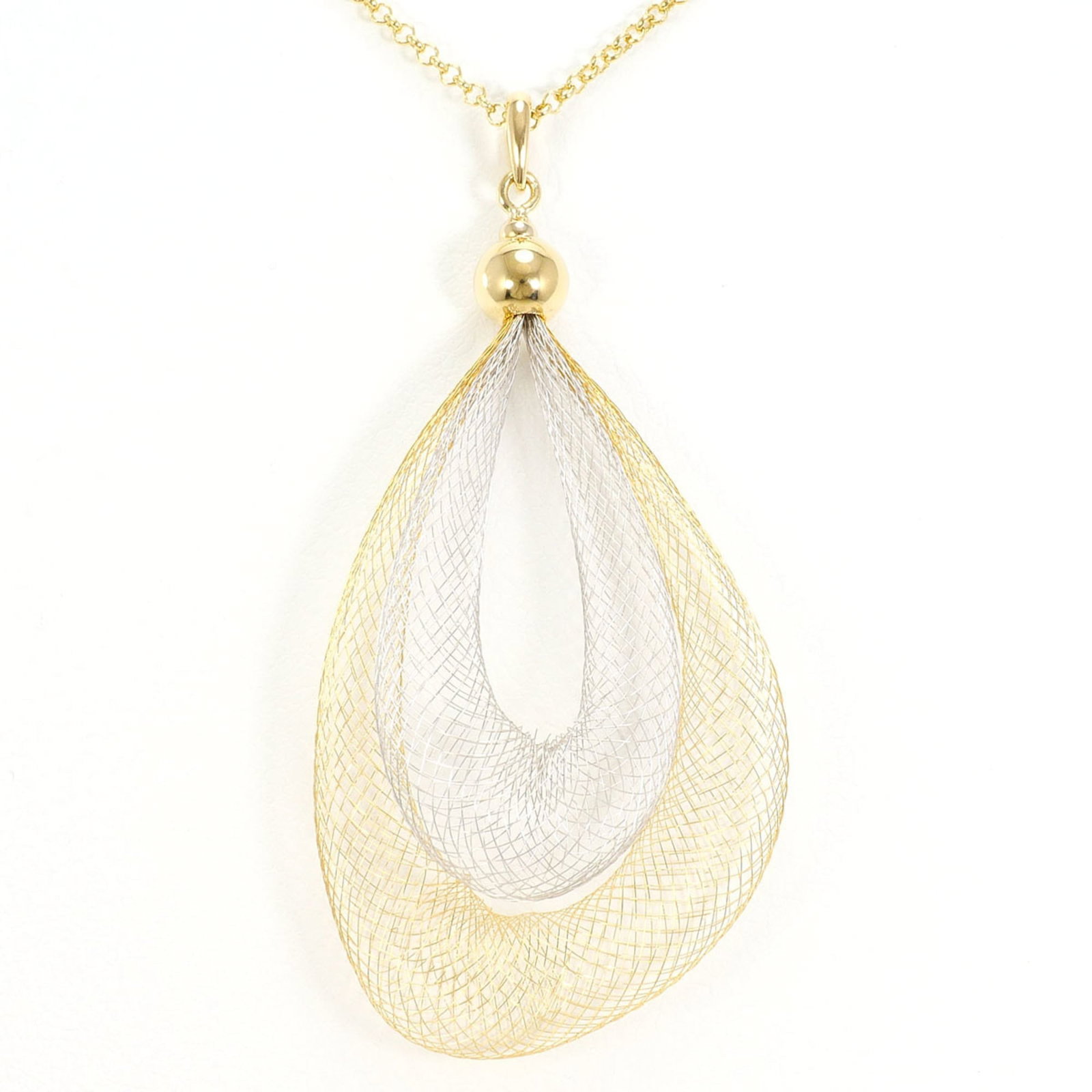 18K (18-Karat) Yellow Gold Necklace Total Weight 3.2G 45Cm Jewelry: 18K (18-Karat) Yellow Gold Necklace Total Weight 3.2G 45Cm Jewelry 18K yellow gold necklace boasts a total weight of 3.2g and measures 45cm in length, offering a stylish accessory for women. The