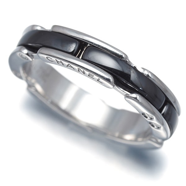 Chanel Ring Ultra Small Eu50 18K 750 White Gold/ Ceramic: Chanel Ring Ultra Small Eu50 18K 750 White Gold/ Ceramic Ultra Small Chanel Ring in 18k White Gold and Ceramic. This exquisite ring boasts an elegant design with a band made from high-quality 18k