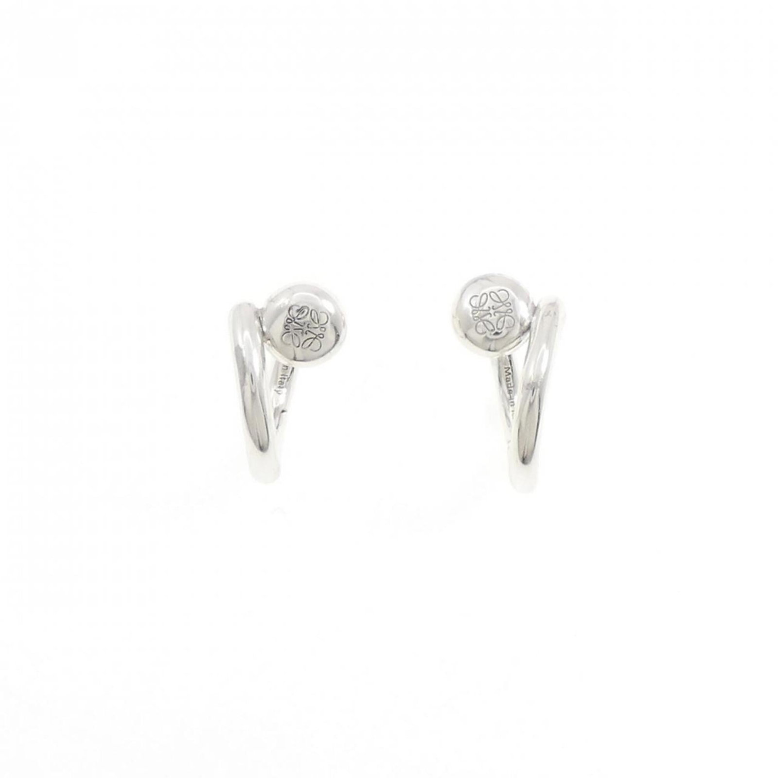 Stud earrings silver 925 by Loewe: Stud earrings silver 925 by Loewe Stud earrings in silver 925 by Loewe, featuring a sleek and modern design with precise dimensions at 16.10mm x 8.60mm / 0.63'' x 0.34''. These sterling silver