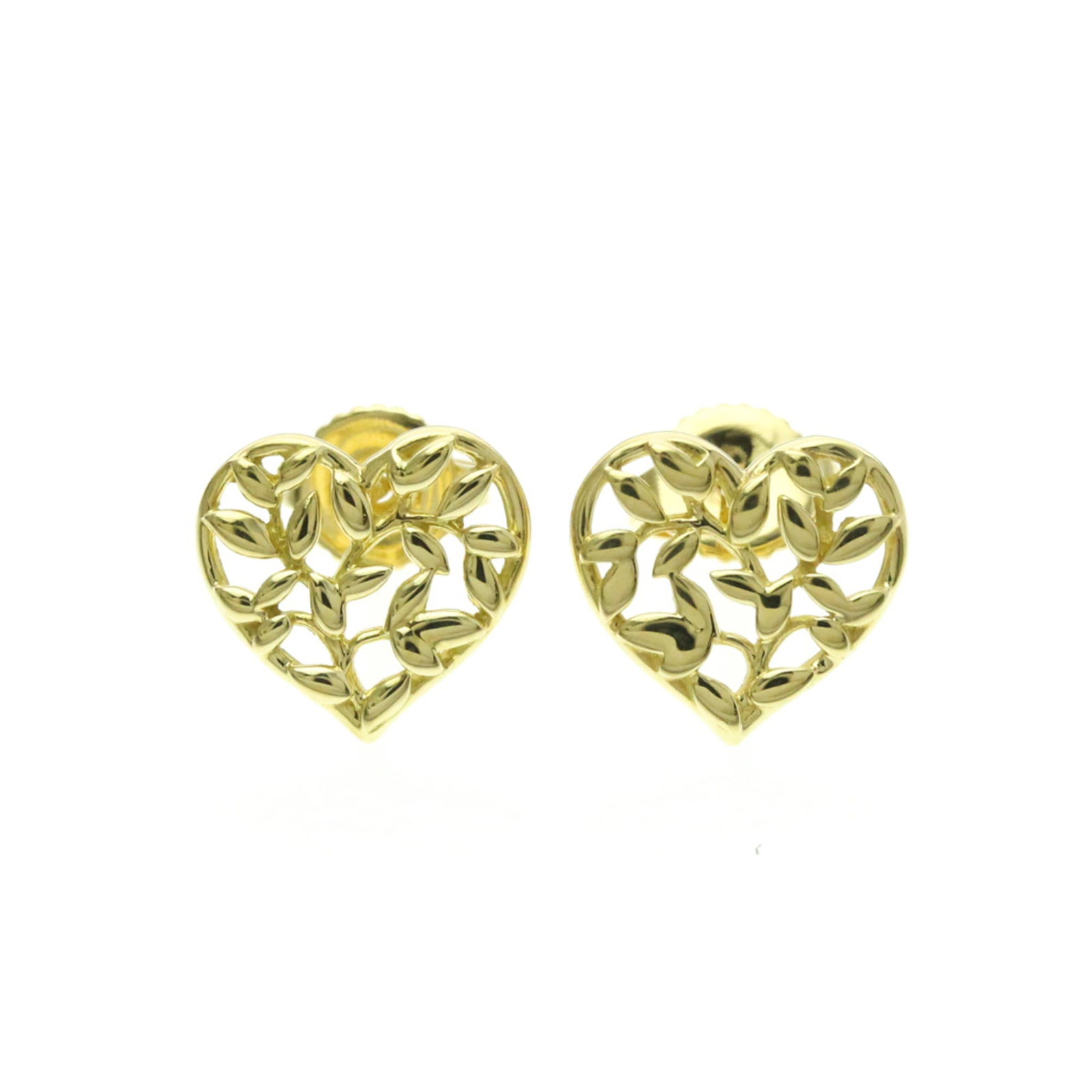 Stud earrings yellow gold 18k: Stud earrings yellow gold 18k Yellow gold 18k stud earrings with a classic olive leaf design, crafted from high-quality 18K gold. These elegant earrings feature a simple yet timeless style that suits
